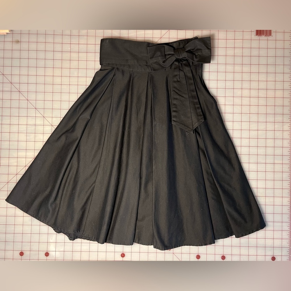 Pinup Couture | Black Pleated Circle Skirt with Bow Size XS Pinup Rockabilly 50s